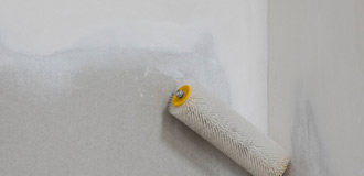 界面處理劑主要用于室內(nèi)裝飾裝修墻面的基層處理，也適用于室內(nèi)地面加固的封閉處理。